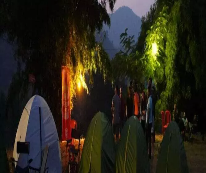 Hotelli Moustache Kamp Kalakund