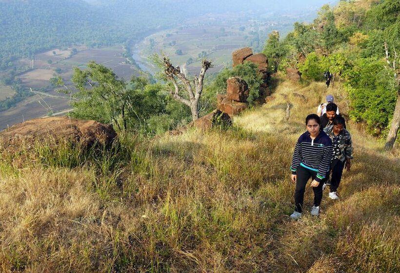 Hotel Moustache Kamp Kalakund