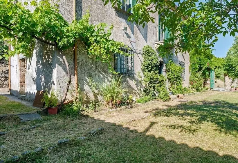 Inviting Cottage In Maniace With Private Garden