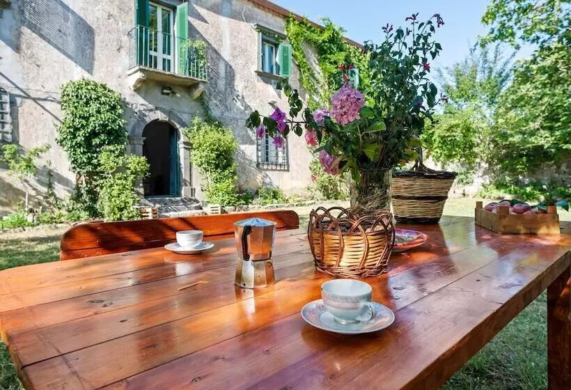 Inviting Cottage In Maniace With Private Garden