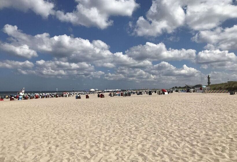 Schoenes Modernes Ferienhaus Am See