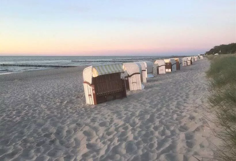 Schoenes Modernes Ferienhaus Am See