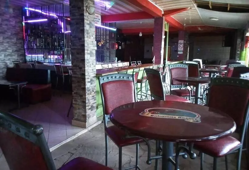 پانسیون Bahamas Resort