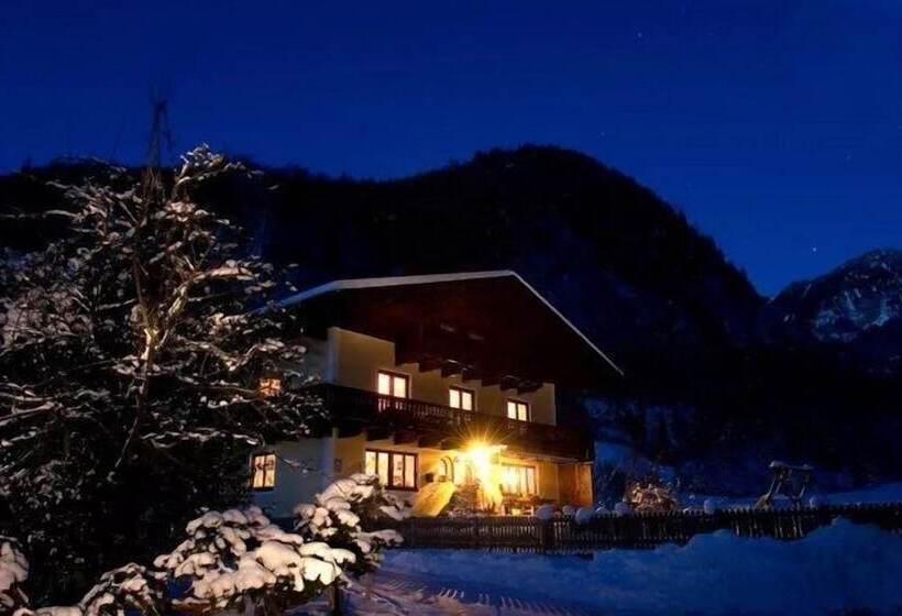 ペンション Hinterkellaubauer