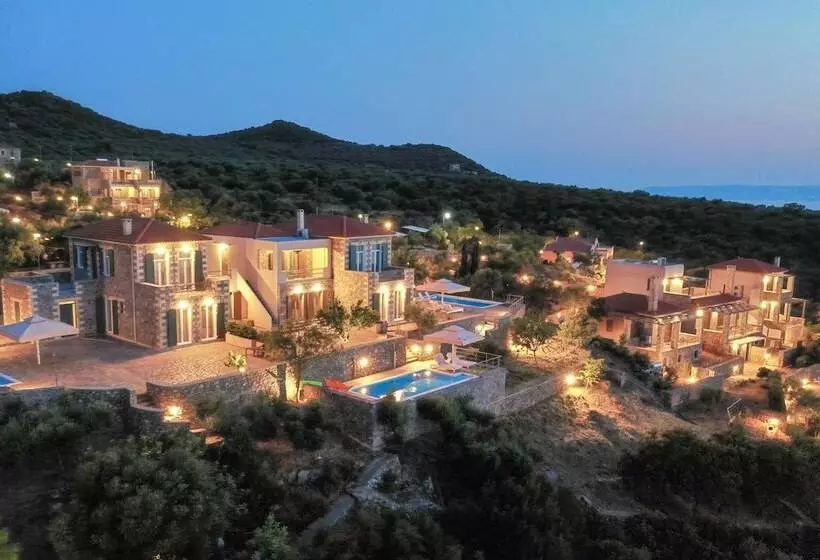 Searocks Exclusive Villas Resort