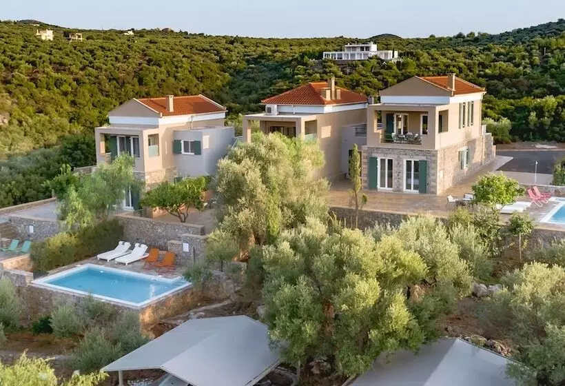 Searocks Exclusive Villas Resort