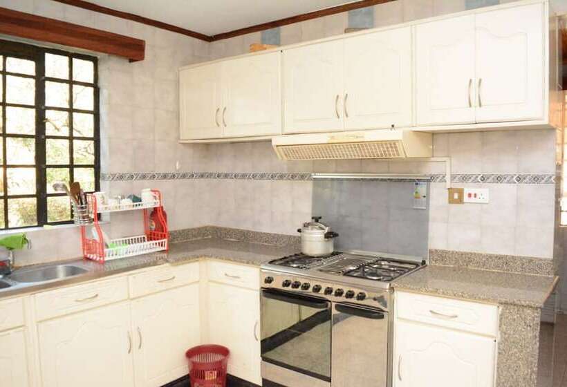 تختخواب و صبحانه Firsthill Haven Accommodation