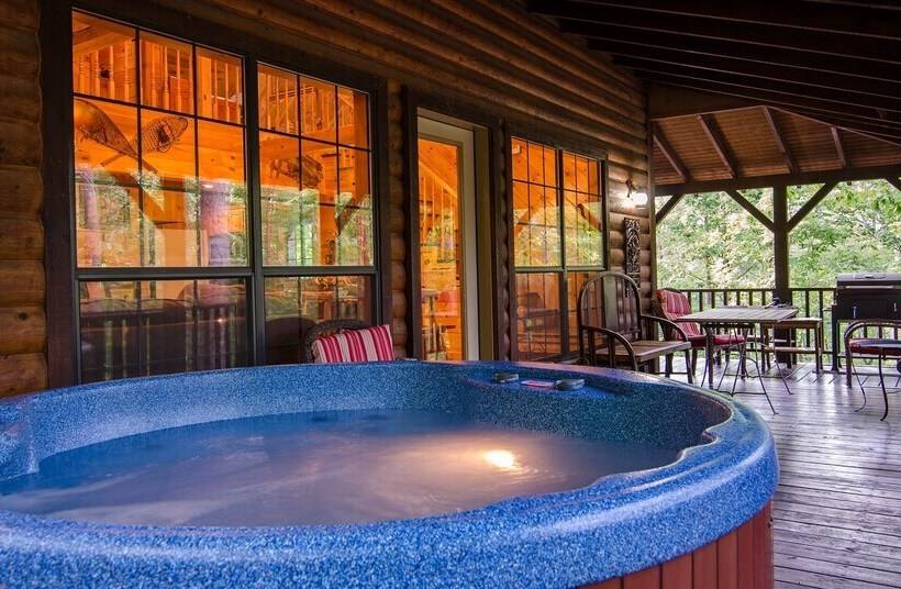 Breathless Cabin Includes Free Wifi, Parking Onsite, Private Hot Tub, And Bbq By Redawning