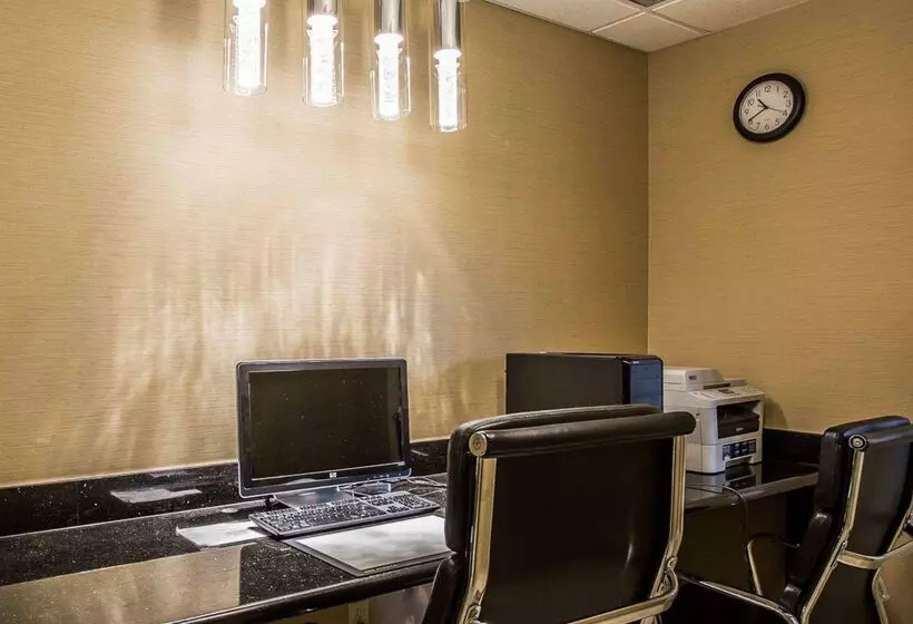 Hotelli Comfort Suites