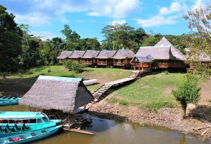 ホテル Grand Amazon Lodge & Tours