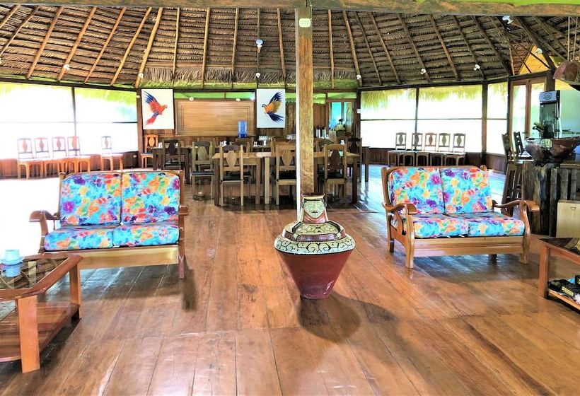 ホテル Grand Amazon Lodge & Tours