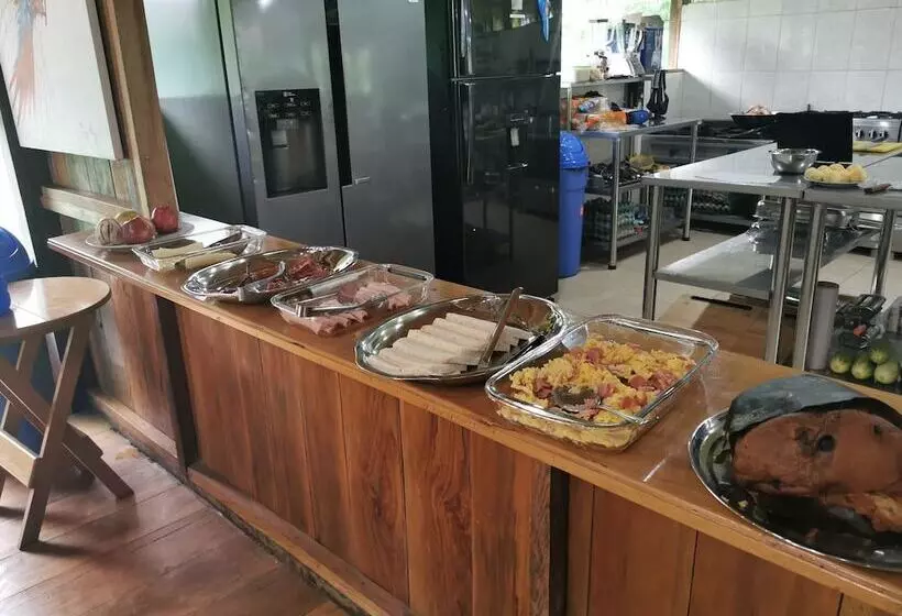 ホテル Grand Amazon Lodge & Tours