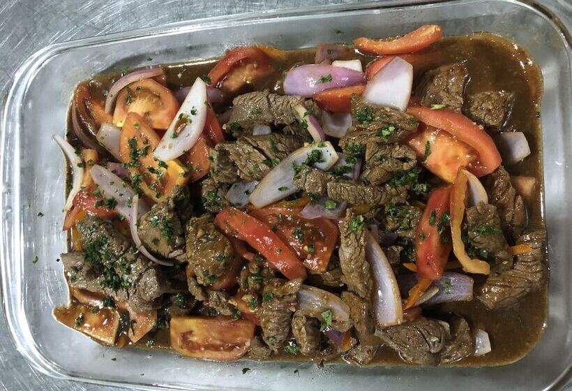 ホテル Grand Amazon Lodge & Tours