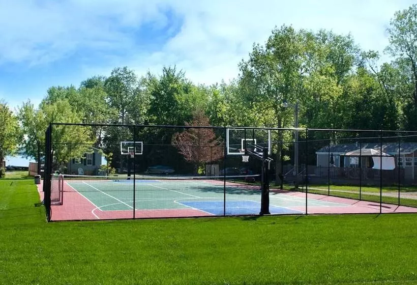 Hotelli Great Blue Resorts   Mccreary S Beach