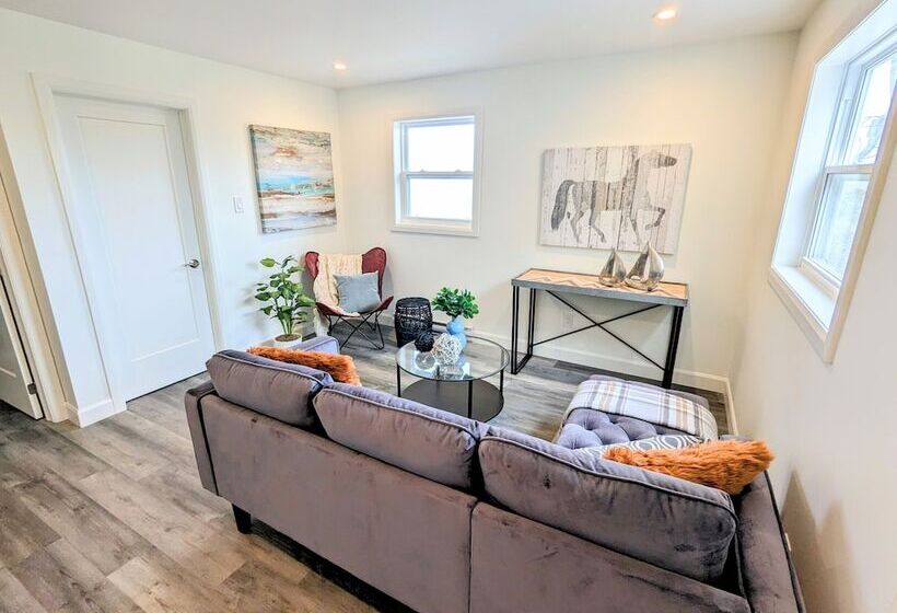 Отель Great Blue Resorts   Mccreary S Beach