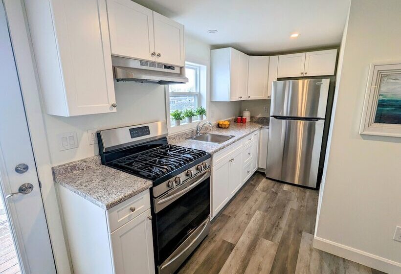 Отель Great Blue Resorts   Mccreary S Beach