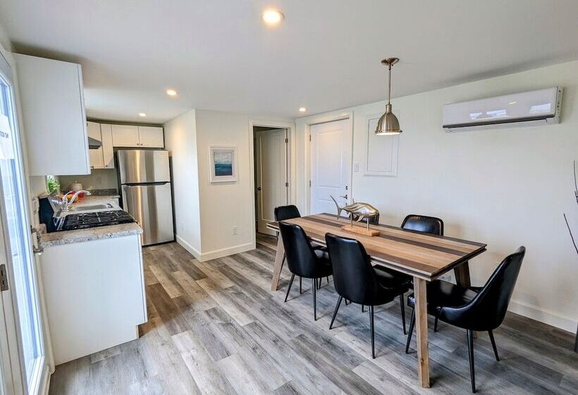 Отель Great Blue Resorts   Mccreary S Beach