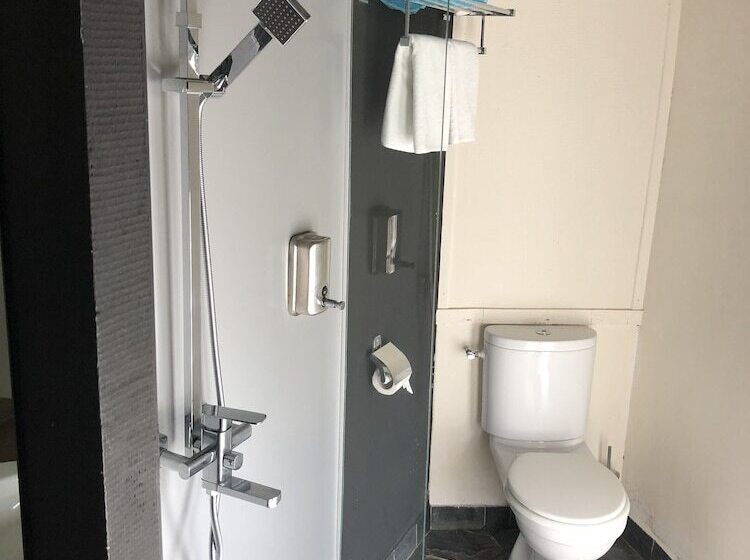 هتل Naina Park Resort