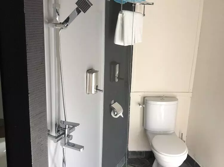 هتل Naina Park Resort