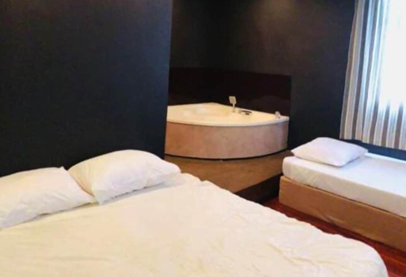 هتل Naina Park Resort