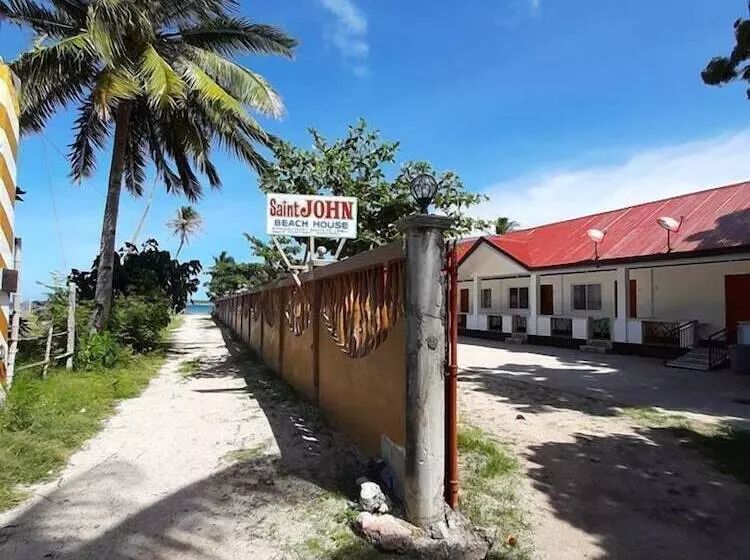 Hotelli Saint John Beach House