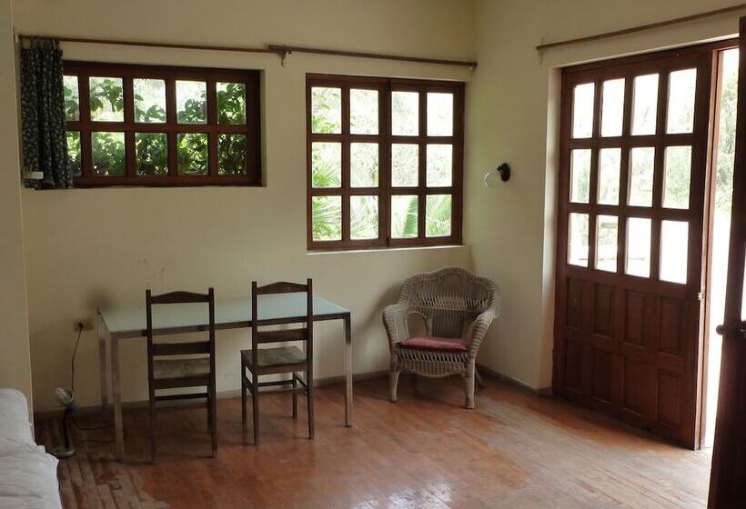 בית מלון כפרי Santa Eulalia Bungalows