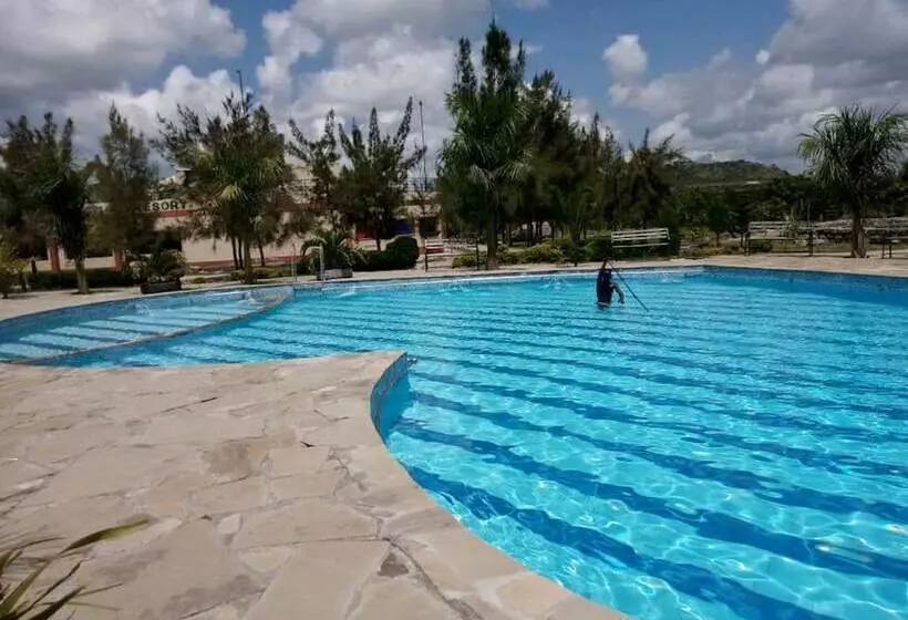 هتل Wonderland Resort