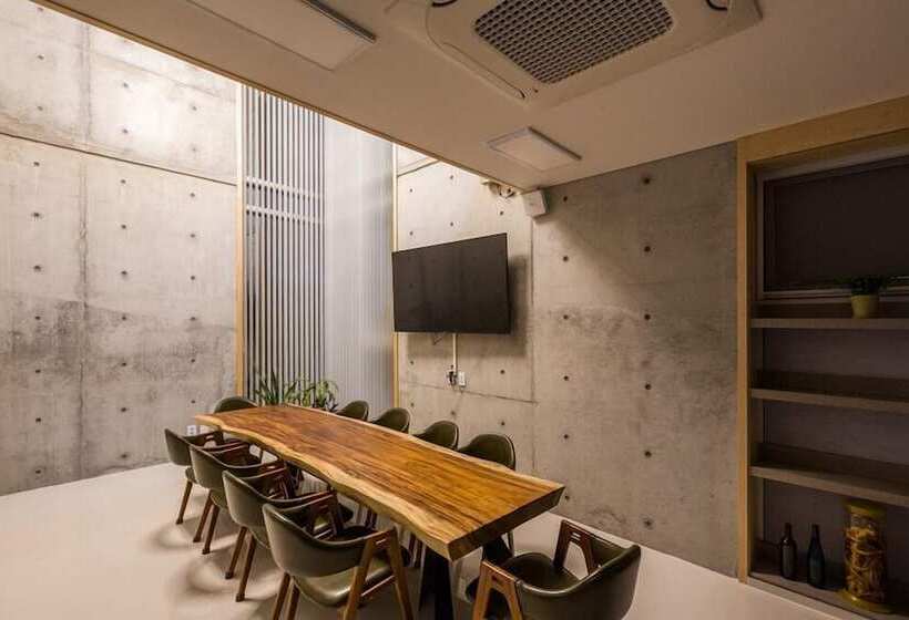 Panzió Asamo Poolvilla