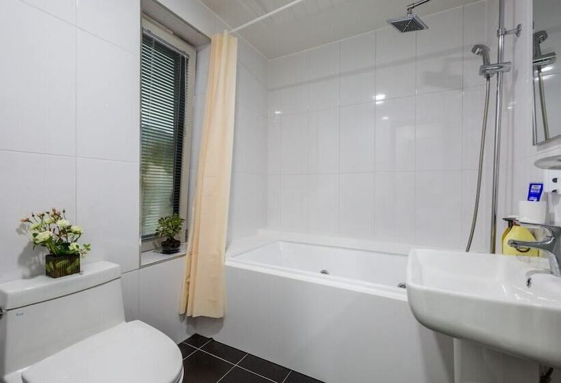 Panzió Asamo Poolvilla