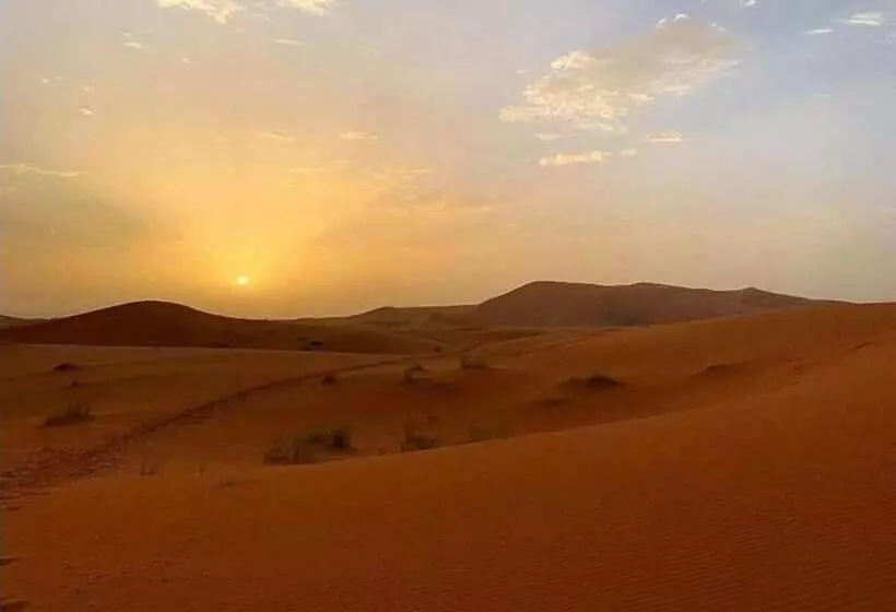 ペンション Sahara Trips