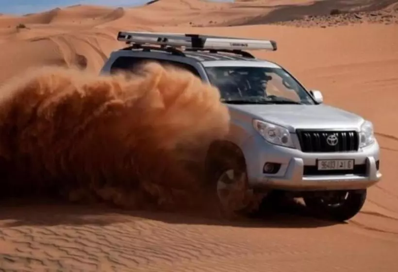 ペンション Sahara Trips