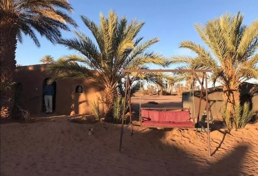 ペンション Sahara Trips