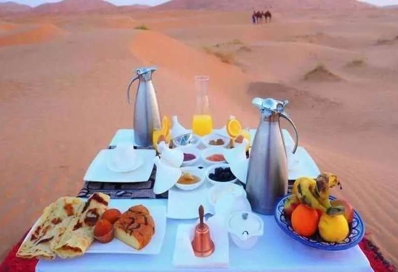 ペンション Sahara Trips