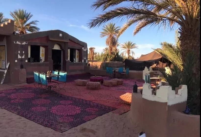 ペンション Sahara Trips
