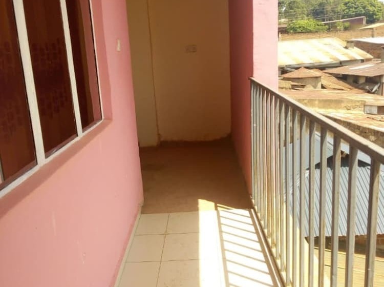 پانسیون Lefins Lounge