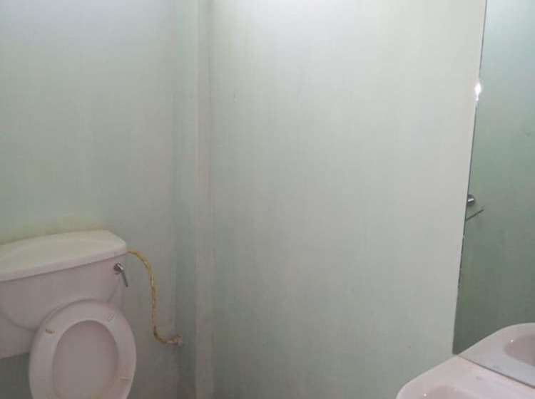 پانسیون Lefins Lounge