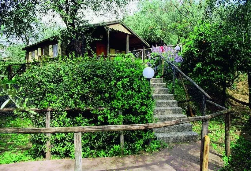 Lomakeskus Bungalow Village Le Caravelle   By Mamberto S.r.l