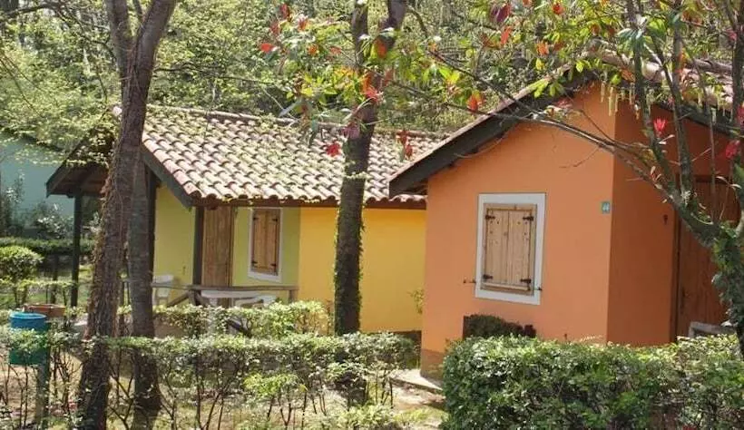 Lomakeskus Bungalow Village Le Caravelle   By Mamberto S.r.l