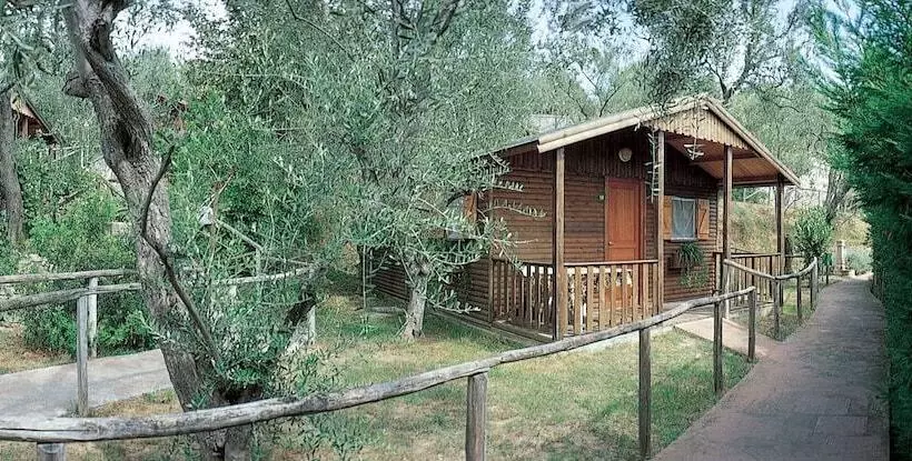 Lomakeskus Bungalow Village Le Caravelle   By Mamberto S.r.l