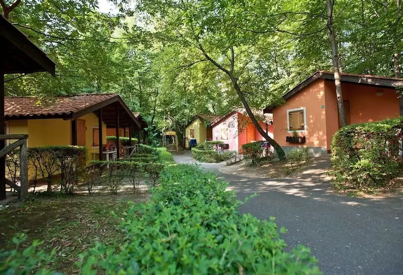 Lomakeskus Bungalow Village Le Caravelle   By Mamberto S.r.l