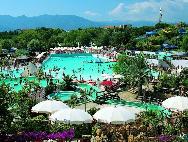 אתר נופש Bungalow Village Le Caravelle   By Mamberto S.r.l