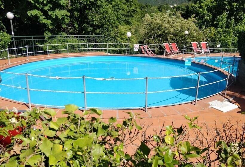 אתר נופש Bungalow Village Le Caravelle   By Mamberto S.r.l