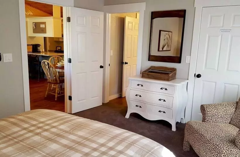 Safari On Glover River With Private Riverfront Access And Hot Tub By Redawning