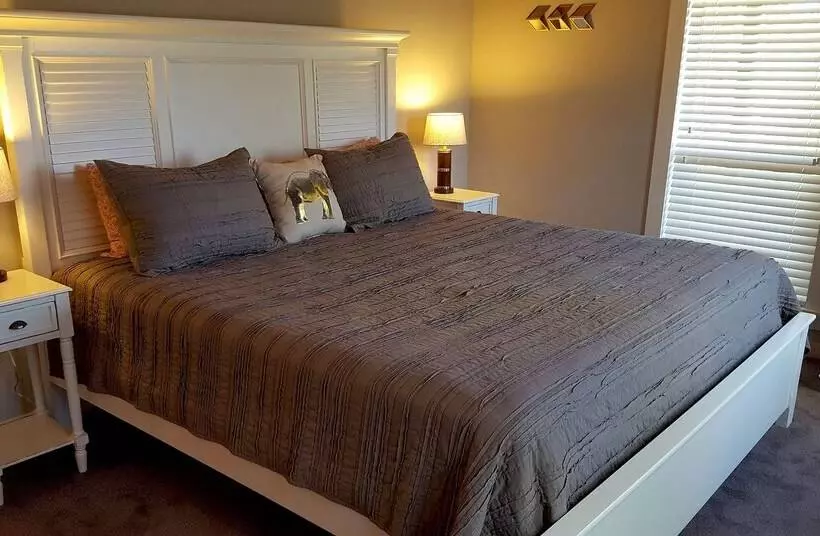 Safari On Glover River With Private Riverfront Access And Hot Tub By Redawning
