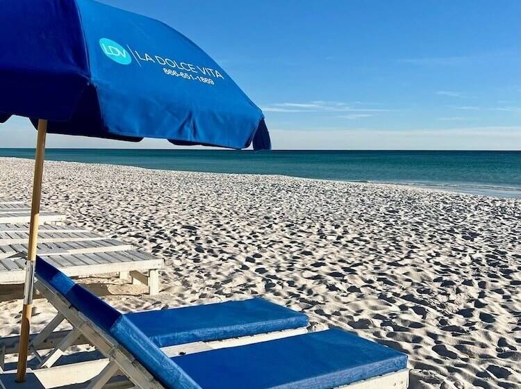 Quaint 2br/2.5ba Cottage Nestled Between 30a & Panama City Beach! Sleeps 6!