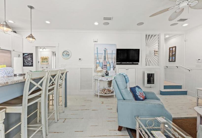 Quaint 2br/2.5ba Cottage Nestled Between 30a & Panama City Beach! Sleeps 6!
