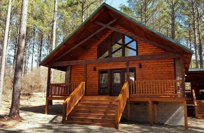 Ace In The Hole Cabin In The Wood With Hot Tub And Fireplace By Redawning