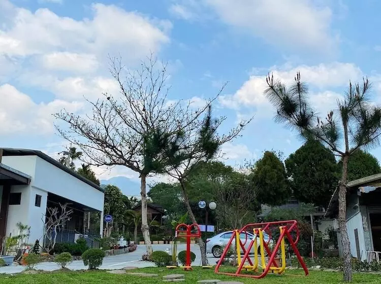 تختخواب و صبحانه Mei Zhi Lin Holiday Homestay