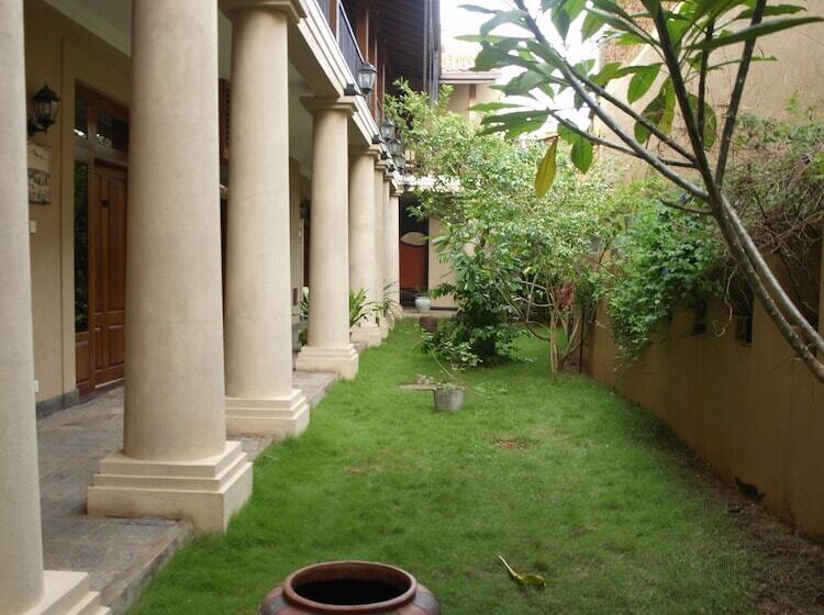 هتل Albert Fort Boutique