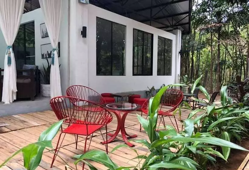 ホテル Balconahe Resto Camp